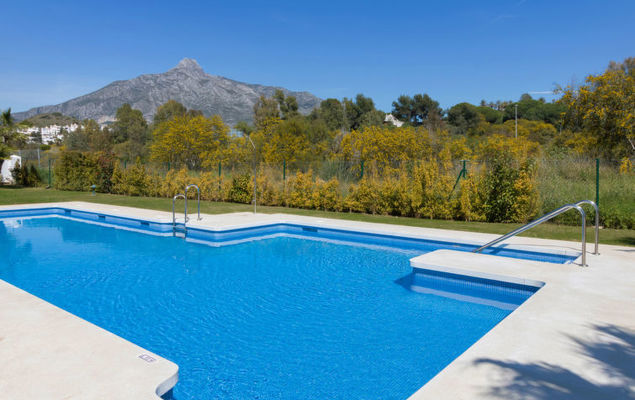 Los Naranjos Singles - Photo 2